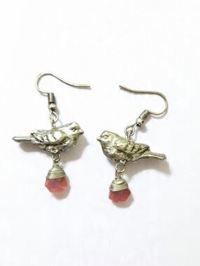 Plunder Vintage Antique Cottagecore Silver Tone Bird Dangle Earrings Pink Accent